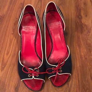 Mochino vintage Navy and beige heels size 7 1/2 open toe￼